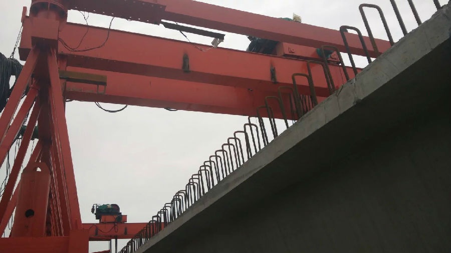 起重機(jī)安全監(jiān)控系統(tǒng)安裝現(xiàn)場(chǎng)照片三